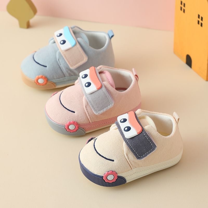 Baba- és kisgyermekeknek: puha talpú cipő, lélegző, csúszásmentes, karikatúra dizájn, 12-36 hónapos korosztály