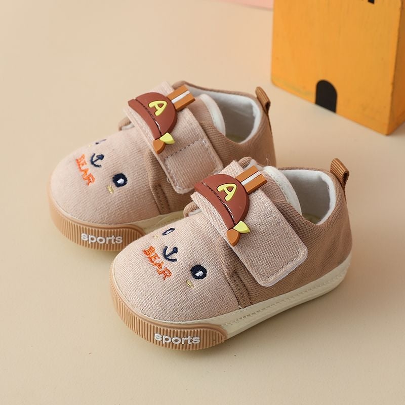 Baba- és kisgyermekeknek: puha talpú cipő, lélegző, csúszásmentes, karikatúra dizájn, 12-36 hónapos korosztály