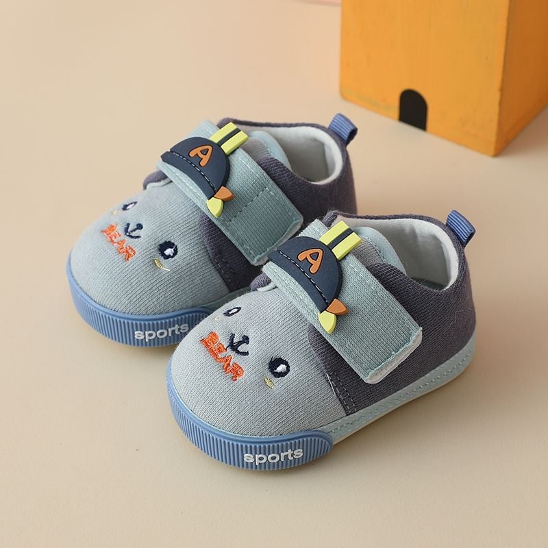 Baba- és kisgyermekeknek: puha talpú cipő, lélegző, csúszásmentes, karikatúra dizájn, 12-36 hónapos korosztály