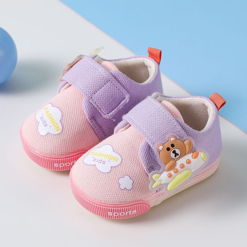 Baba- és kisgyermekeknek: puha talpú cipő, lélegző, csúszásmentes, karikatúra dizájn, 12-36 hónapos korosztály