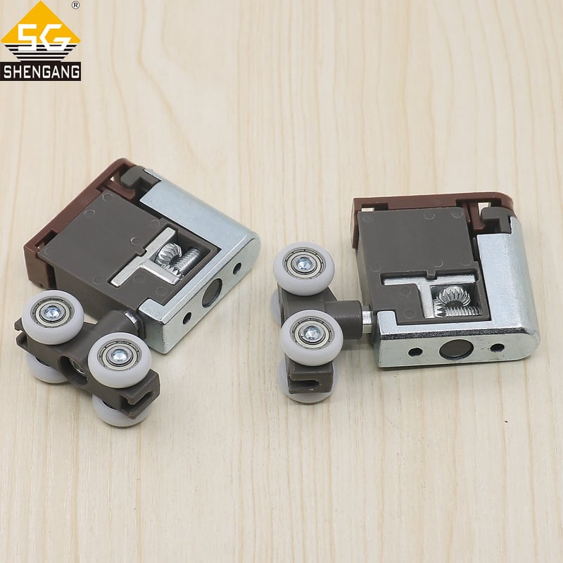 Csúszóajtó hardver, függő görgő csúszóajtókhoz, görgő átmérője 18 mm, vastagsága 6 mm, teherbírás legfeljebb 40 kg, anyag: nylon/műanyag/fém