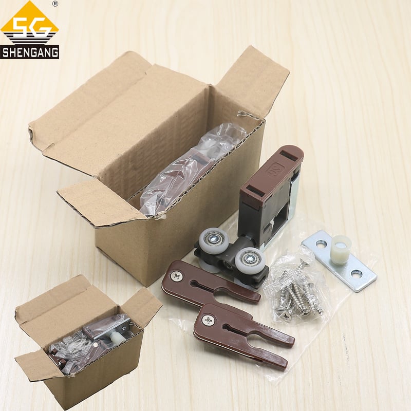 Csúszóajtó hardver, függő görgő csúszóajtókhoz, görgő átmérője 18 mm, vastagsága 6 mm, teherbírás legfeljebb 40 kg, anyag: nylon/műanyag/fém