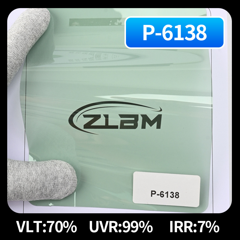 Автомобилен филм за прозорци – PET материал; 50–70% пропускливост на светлината; 40–90% топлоизолация; UV защита 60–99%; Предно стъкло с нанокерамична изолация.