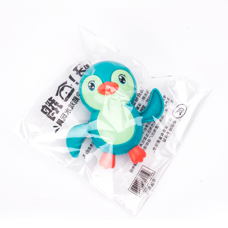 Pingvin alakú fürdőjáték felhívó mechanizmussal (Anyag: műanyag; Mechanizmus: felhúzható; Korosztály: 0–3 év)