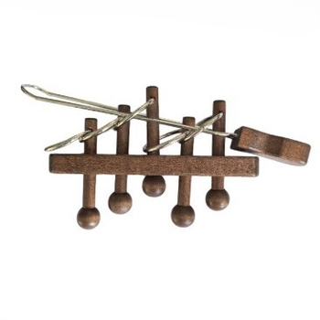 Kilenc gyűrűs fa puzzle a türelem gyakorlásához — Kategória: Kilenc gyűrű; Csomagolás: átlátszó blister; Testreszabás: OEM logó