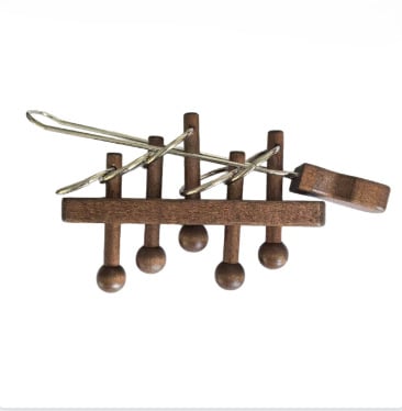 Kilenc gyűrűs fa puzzle a türelem gyakorlásához — Kategória: Kilenc gyűrű; Csomagolás: átlátszó blister; Testreszabás: OEM logó