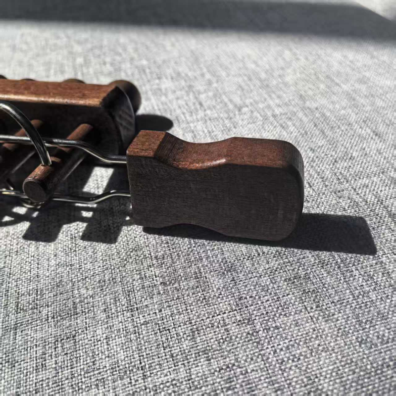 Kilenc gyűrűs fa puzzle a türelem gyakorlásához — Kategória: Kilenc gyűrű; Csomagolás: átlátszó blister; Testreszabás: OEM logó