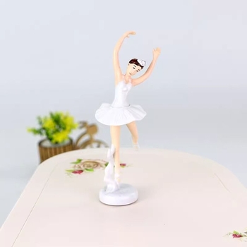Cutie muzicală cu motiv carusel-pian, din rășină, temă prințesă balerină, cadou ideal pentru zilele de naștere și Crăciun.