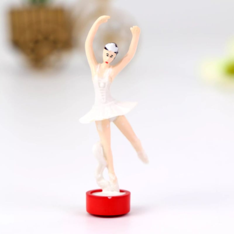 Cutie muzicală cu motiv carusel-pian, din rășină, temă prințesă balerină, cadou ideal pentru zilele de naștere și Crăciun.