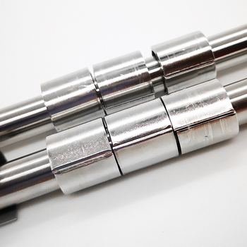 Nagy teherbírású padlózár rozsdamentes acélból L14350 – fényes felület, modern minimalista stílus, Scenery