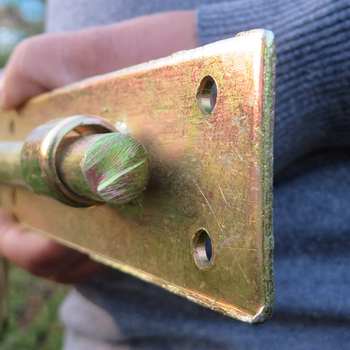 Teški vrataški čep, željezo, cinkoviti premaz, model 250-500, moderan minimalistički stil