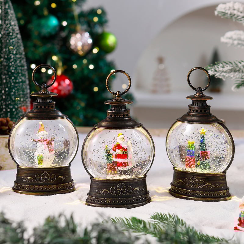 Plastična božićna dekoracija s glazbenom kutijom, rotirajućom kristalnom kuglom, figuricom starca – pastoralni i crtani stil