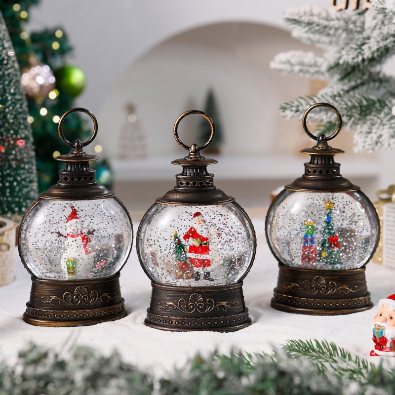 Plastična božićna dekoracija s glazbenom kutijom, rotirajućom kristalnom kuglom, figuricom starca – pastoralni i crtani stil