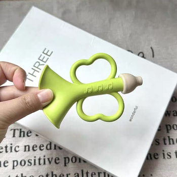 Unique élelmiszer-minőségű szilikon baba-trumpet játék, rágásra és fújásra, 3 hangszeres zenei játék 0–3 éveseknek