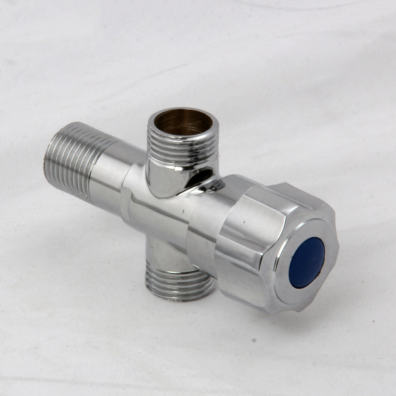 Háromutas réz szögletes szelep, 1 bemenet/2 kimenet, falba épített telepítés, működési nyomás 0,8–1,2 MPa