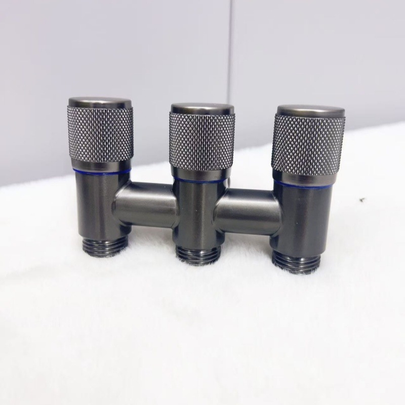 AV-1110 Négyutas sarokcsap, rozsdamentes acélból, falra szerelhető, üzemnyomás 0,6 MPa, belső Ø 15 mm, beltéri és kültéri használatra