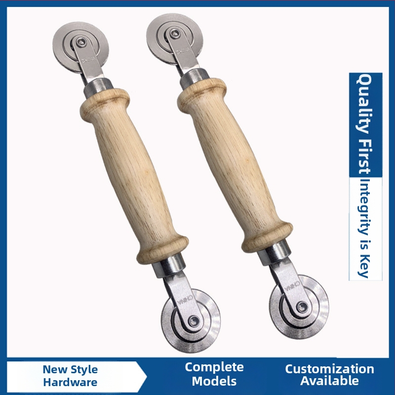 Rola de presiune pentru plasele de ferestre – corp din stejar, model Screen window pressure wheel, ax Ø6 mm, Ø38 mm exterior, rază canelă pentru frânghie 38 mm