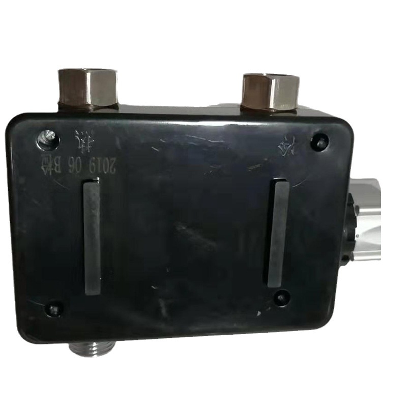 Θερμοστατικός βαλβίδας τροφοδοσίας νερού με κύβο σώματος – ηλιακή ανάμικτη βαλβίδα, μοντέρνο στυλ (Μοντέλο: Water feeding thermostatic valve; Μάρκα: Dimensional Water Margin; Στυλ: Modern simplicity)