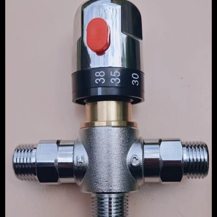 Valvă de amestec termostatic pentru sistem solar, corp din cupru, finisaj cromat, miez din cupru, apă rece 0–20°C, apă caldă 80°C