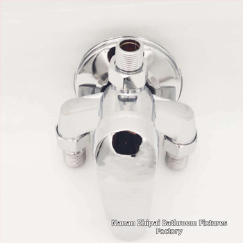 Felszíni szerelésű keverőcsap fürdőkához – háromszög alakú zuhanycsap, cinkötvözet, 0-90°C, 0,8 MPa, modell zp-036