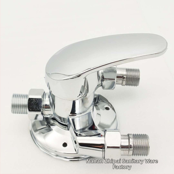 Felszíni szerelésű keverőcsap fürdőkához – háromszög alakú zuhanycsap, cinkötvözet, 0-90°C, 0,8 MPa, modell zp-036