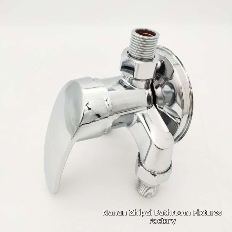 Felszíni szerelésű keverőcsap fürdőkához – háromszög alakú zuhanycsap, cinkötvözet, 0-90°C, 0,8 MPa, modell zp-036