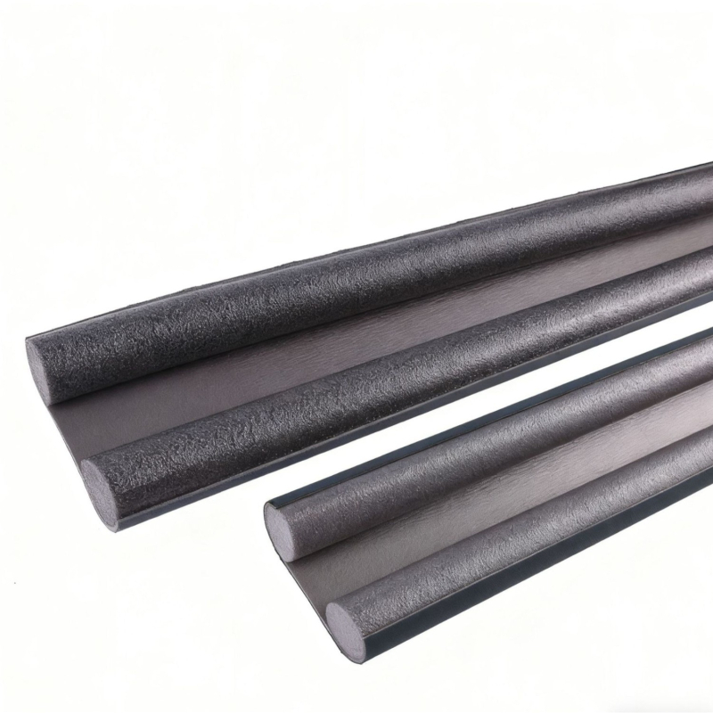 Bandă de etanșare pentru uși – rezistentă la uzură, la vânt, protecție împotriva prafului și insectelor, rezistență mare la compresie.