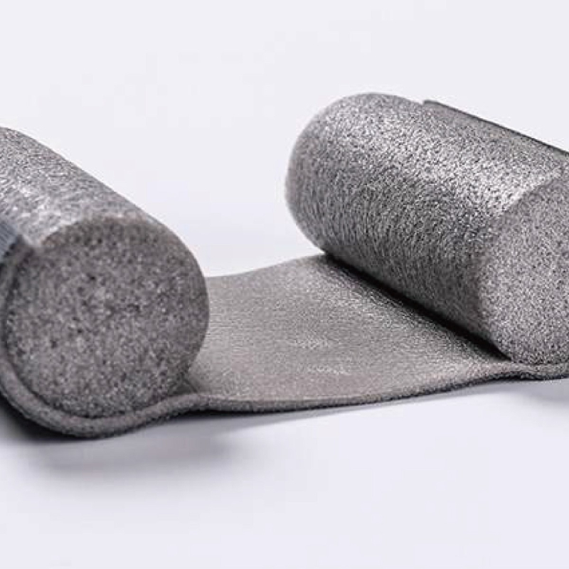 Bandă de etanșare pentru uși – rezistentă la uzură, la vânt, protecție împotriva prafului și insectelor, rezistență mare la compresie.