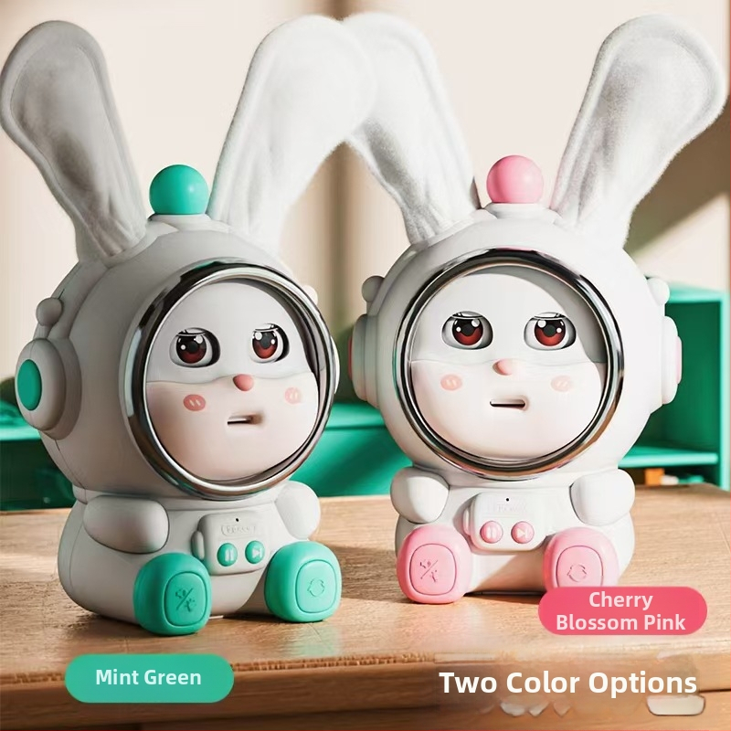 Mașină de povestire pentru învățarea timpurie cu recunoaștere vocală, muzică și interacțiune emoțională — plastic, funcționează pe baterii, potrivită pentru 4–6 ani.