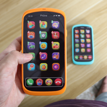 Telefon educațional cu ecran tactil pentru copii, muzică și voce, jocuri interactive, interacțiune emoțională și reacție la atingere; corp din plastic; memorie până la 1GB; alimentare cu baterii.