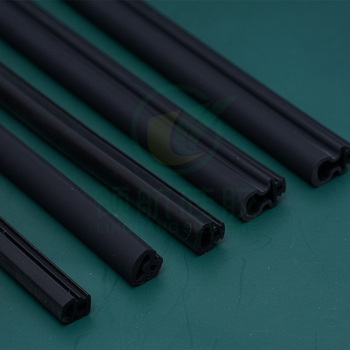 Speciálisan formázott szilikon tömítőcsík készülékek ajtóihoz és ablakaihoz; élelmiszer-minőségű szilikon; magas hőállóság