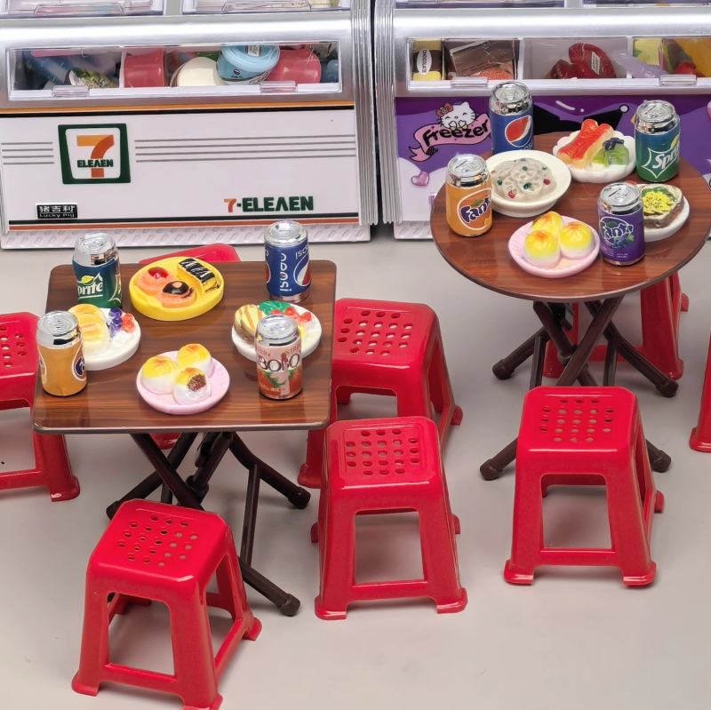 Miniatűr összecsukható asztal és székkészlet babaházhoz, műanyagból, 7–14 éveseknek, fejleszti a kéz-szem koordinációt és a kognitív készségeket