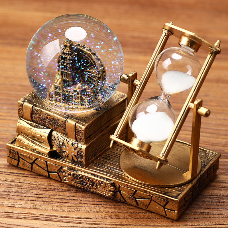 Clepsidră în turn retro cu sferă de cristal luminoasă și cutie muzicală, ornament de birou din rășină