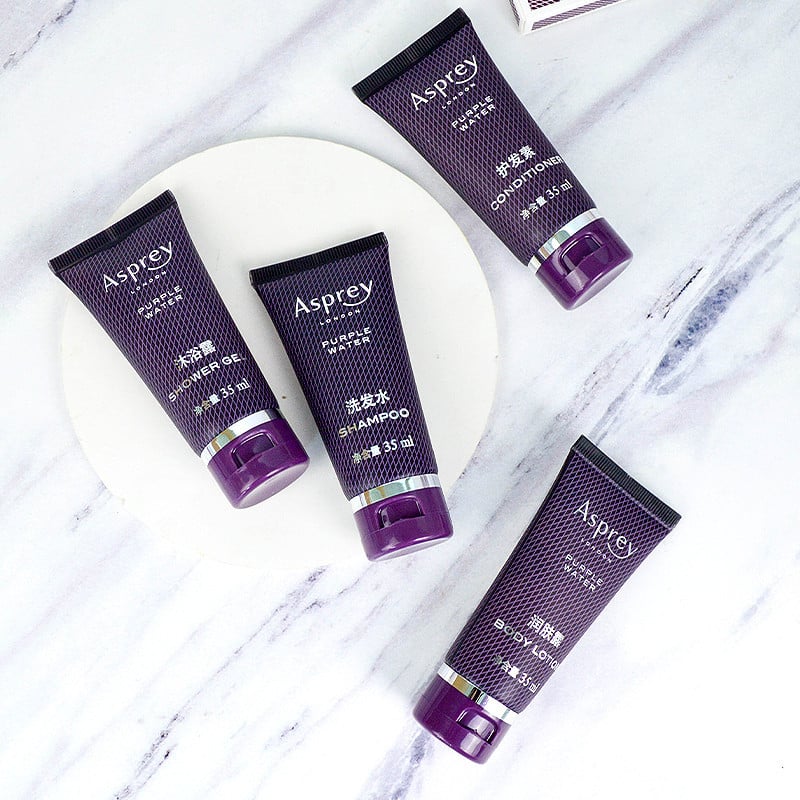 Set cu periuță de dinți și pieptene pliabil în cutie aurie – accesorii de hotel, Material: hârtie, Durată de viață de 36 de luni, Personalizabil