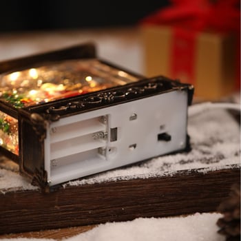 Ornamente de Crăciun din plastic, în stil desen animat și clasic