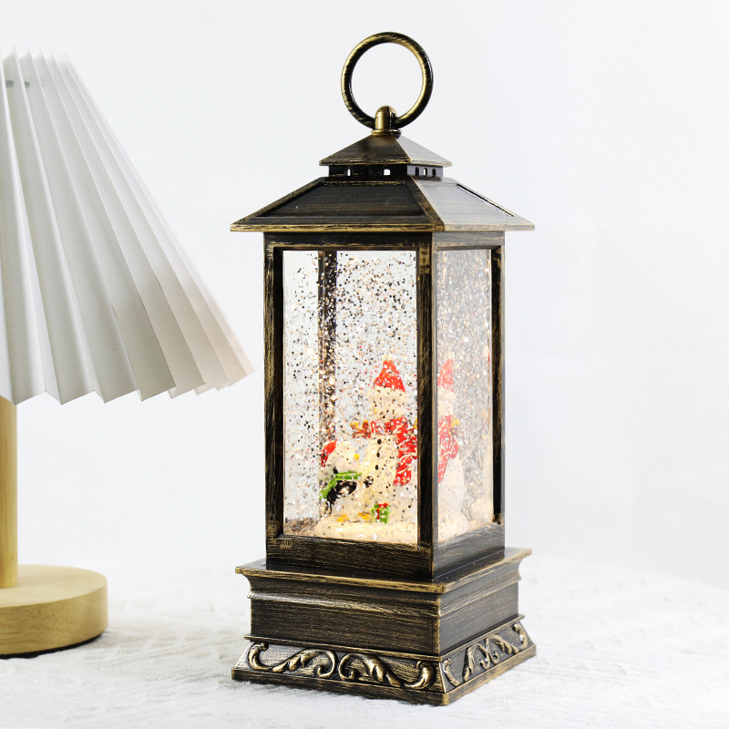 Glob de Crăciun cu cutie muzicală — decor din plastic în stil cartoon, scenă iluminată