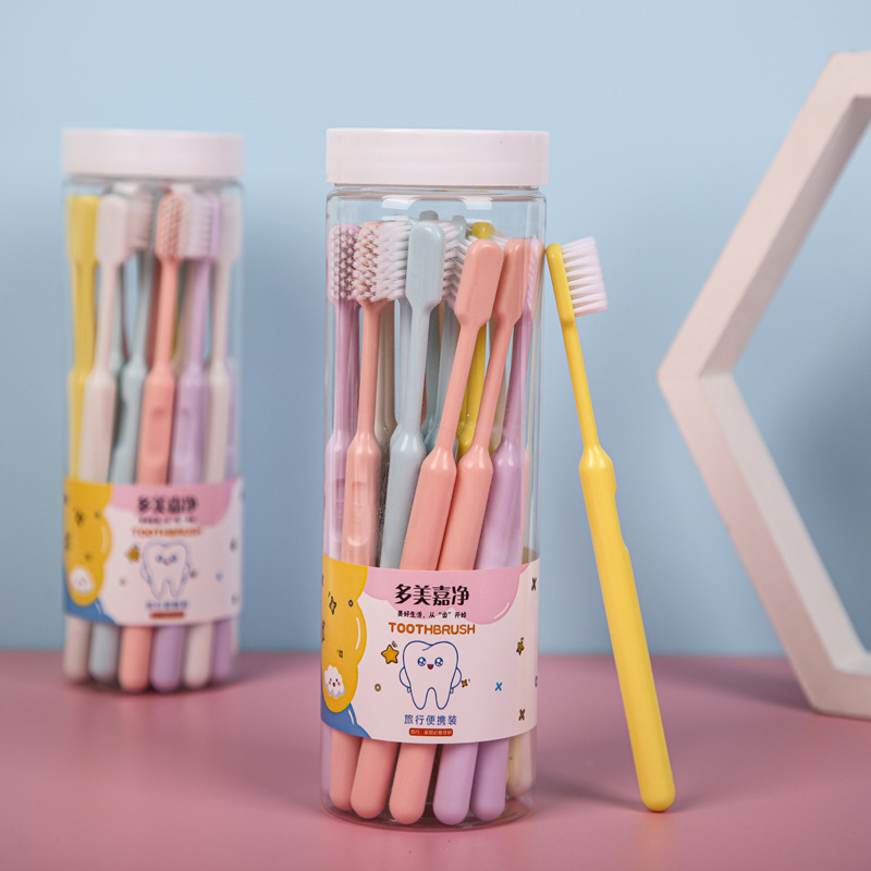 Periuță de dinți manuală, cu peri moi, în design colorat în stil macaroon pentru adulți (ambalaj de 144 buc.)