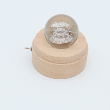 Zeneszerű kristálygömb LED világító forgó alapzattal, bükkfa, Hongxuan