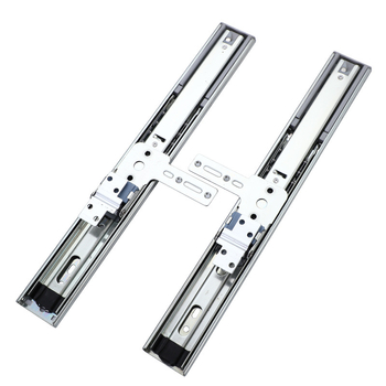 Ράγα καθρέφτη για ντουλάπα με τρία τμήματα — κρυφός μηχανισμός ώθησης-έλξης και περιστροφής, τηλεσκοπική διαδρομή; Υλικό: χάλυβας κρύας έλασης; Επιφανειακή επεξεργασία: ηλεκτροπλατίωση; Στυλ: μοντέρνος μινιμαλισμός; Μάρκα: FK Fukai