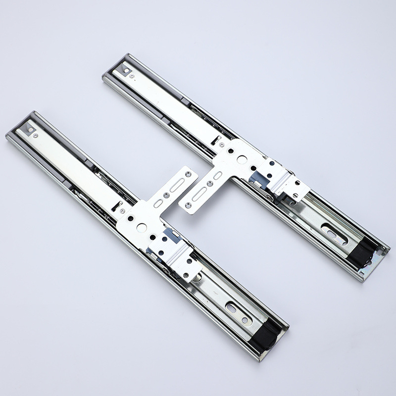 Ράγα καθρέφτη για ντουλάπα με τρία τμήματα — κρυφός μηχανισμός ώθησης-έλξης και περιστροφής, τηλεσκοπική διαδρομή; Υλικό: χάλυβας κρύας έλασης; Επιφανειακή επεξεργασία: ηλεκτροπλατίωση; Στυλ: μοντέρνος μινιμαλισμός; Μάρκα: FK Fukai