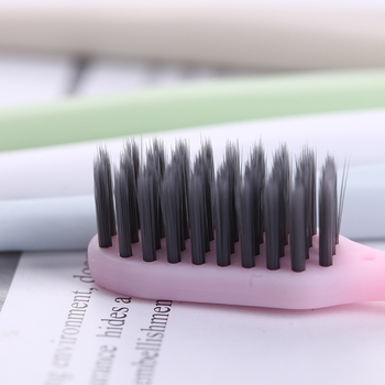 Periuță de dinți manuală pentru adulți, cu cărbune de bambus și peri moi, model 302, pachet de 100 bucăți