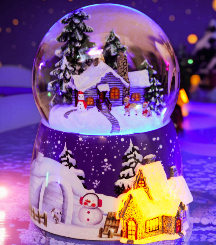 Μουσικό κουτί σε κρυστάλλινη σφαίρα με LED εφέ χιονιού, Bluetooth ηχείο, ρητίνη, βαμμένο, επαναφορτιζόμενο, ιδανικό δώρο