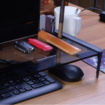 Stojan z kaleného skla pre monitor s regálom na uloženie na stole, model SY-MS06DB, mechanické ovládanie, napájací kábel a adaptér sú súčasťou