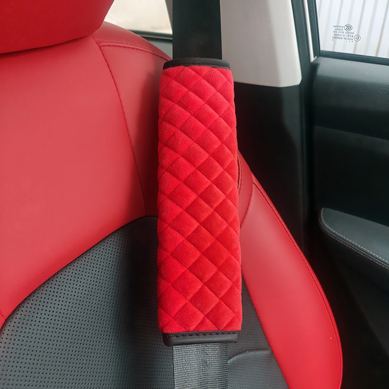 Jastučić za pojas automobila - izvezeni, debeli pliš, protuklizni, poliester; težina 0,35; prilagodba dostupna