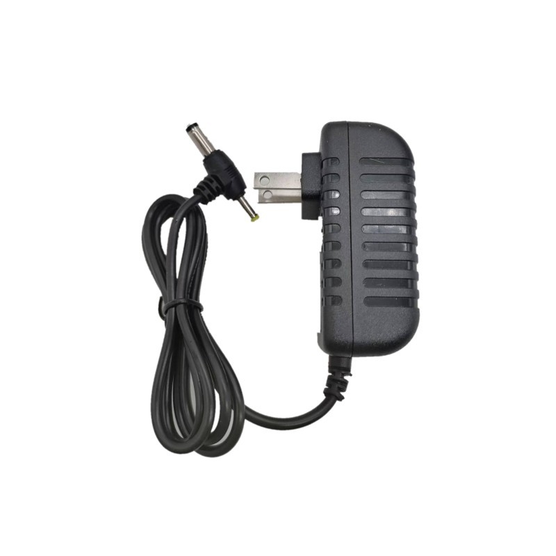 LED‑fényű univerzális AC/DC tápegység kiválasztható kimenetekkel: 12V/9V/5V/6V, max. 2A; alkalmas routerekhez, set-top boxokhoz, monitorokhoz, kis TV-khez, DVD-lejátszókhoz és hangfalakhoz