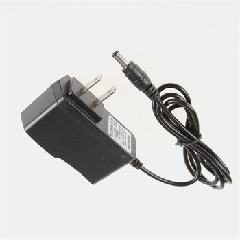 Napajanje s više izlaza 3V/6V/7V/9V/15V, 0,5A/1A/1,5A; ulaz 100-240V; za oštrač noževa, motor gornje kutije i audio opremu