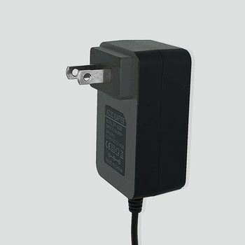 Többkimenetű kapcsolóüzemű tápegység 12V/2A, 5V/2A és 9V/2A kimenetekkel masszírozókhoz, set-top boxokhoz és LED világításhoz