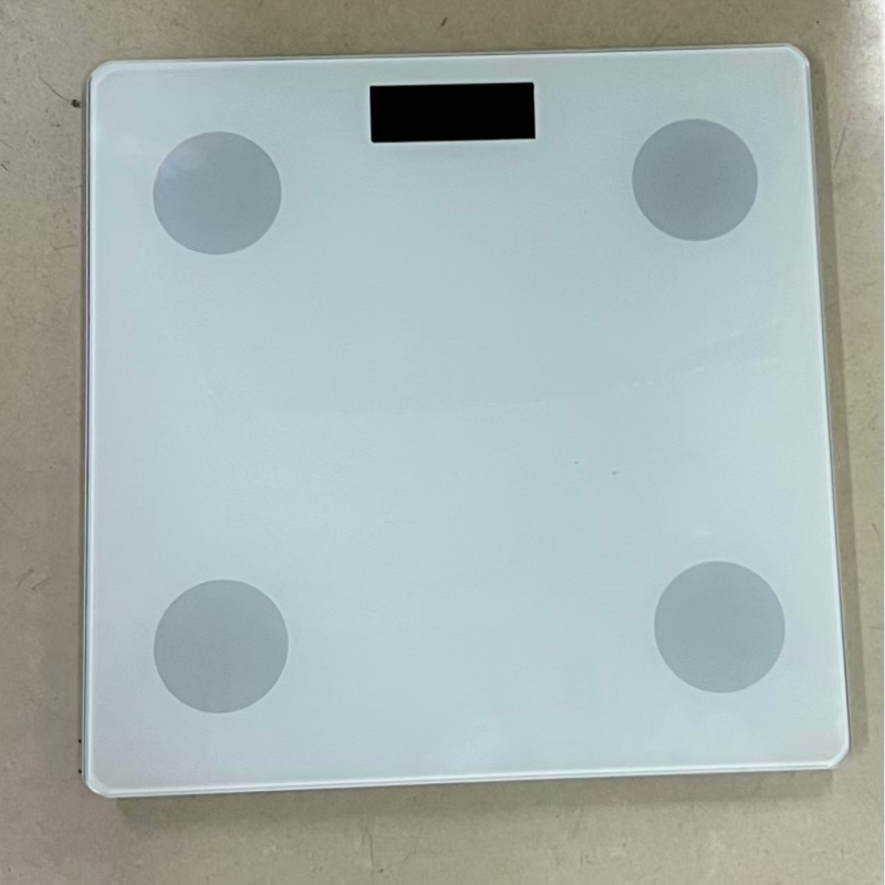 Дигитална домашна везна за измерване на телесни мазнини и вода, закалено стъкло, презареждаща се, компактен дизайн, индикатори за нисък заряд, претоварване и грешка