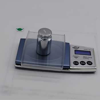 Prijenosna digitalna vaga, kapacitet 240 g, točnost 0,01 g, raspon mjerenja 100–2000 g, napajanje 2× AA baterije