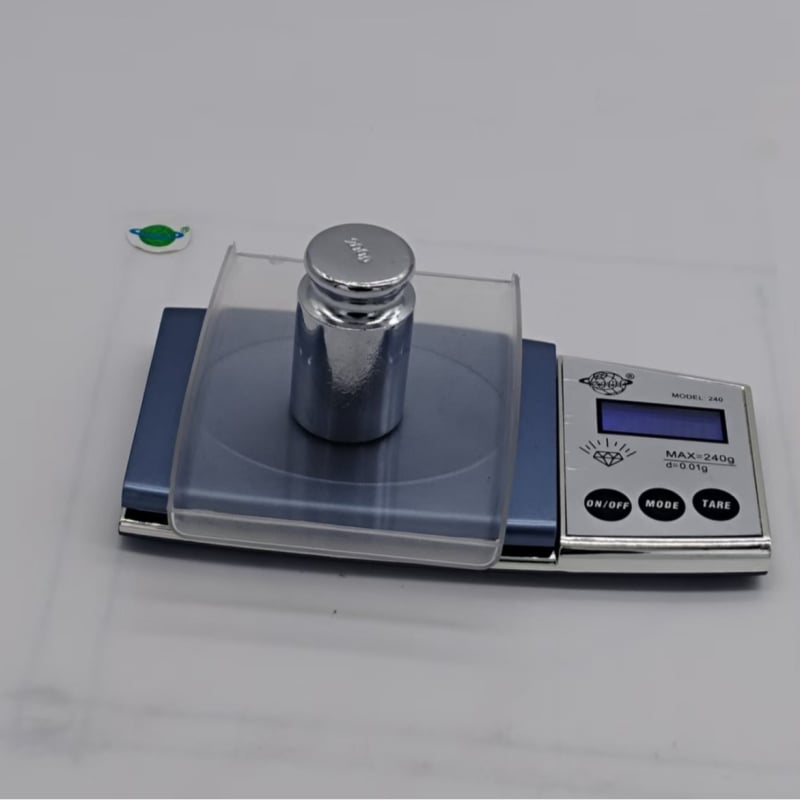 Prijenosna digitalna vaga, kapacitet 240 g, točnost 0,01 g, raspon mjerenja 100–2000 g, napajanje 2× AA baterije